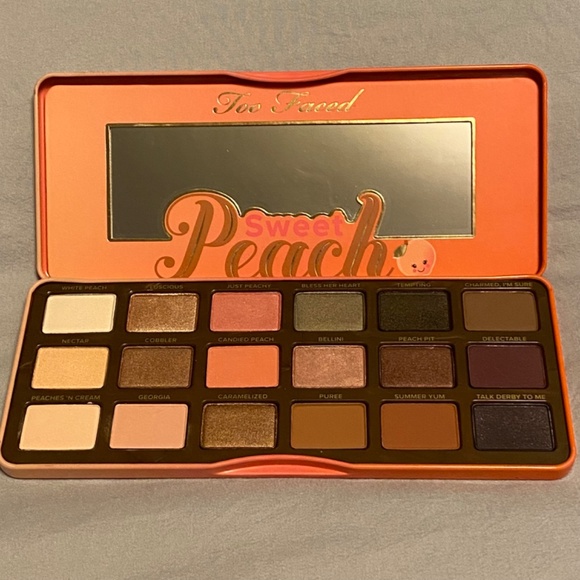 Too Faced Sweet Peach Palette - Picture 7 of 7
